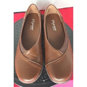 Vepose Womens Brown Faux Leather Walking Slip Ons Size 8.5 Clean